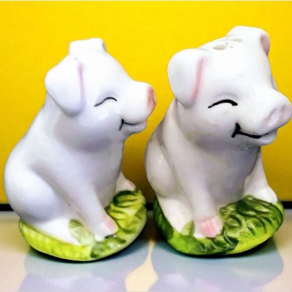 SALT ,& PEPPER SHAKERS Ceramic Two PIGS Two Little Piggies VINTAGE - Picture 1 of 14